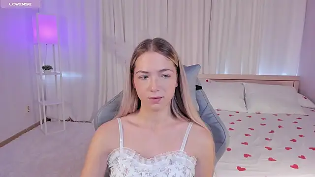 Snapshot of Susan_Mimi chatting on October 16, 2025, 3:37 am Susan Mimi online show from October 16, 2025, 3:37 am