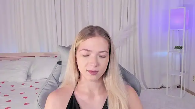 Snapshot of Susan_Mimi chatting on October 7, 2025, 4:57 am Susan Mimi online show from October 7, 2025, 4:57 am