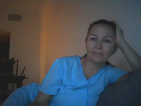 Avelinii online show from May 11, 2026, 3:07 pm