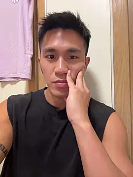 Snapshot of gooodboiii chatting on October 17, 2025, 1:24 pm gooodboiii online show from October 17, 2025, 1:24 pm