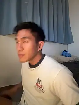 Snapshot of gooodboiii chatting on November 4, 2025, 2:32 pm gooodboiii online show from November 4, 2025, 2:32 pm