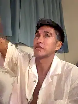 Snapshot of gooodboiii chatting on October 11, 2025, 3:35 pm gooodboiii online show from October 11, 2025, 3:35 pm