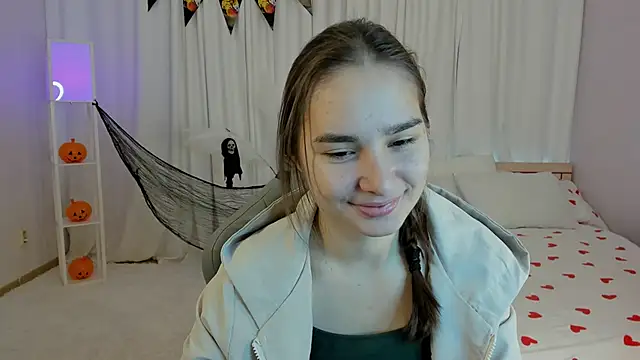 SeraphineClark online show from November 1, 2025, 3:24 am