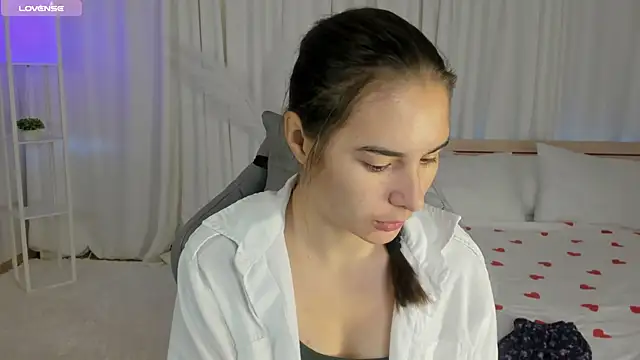 SeraphineClark online show from October 6, 2025, 2:24 am