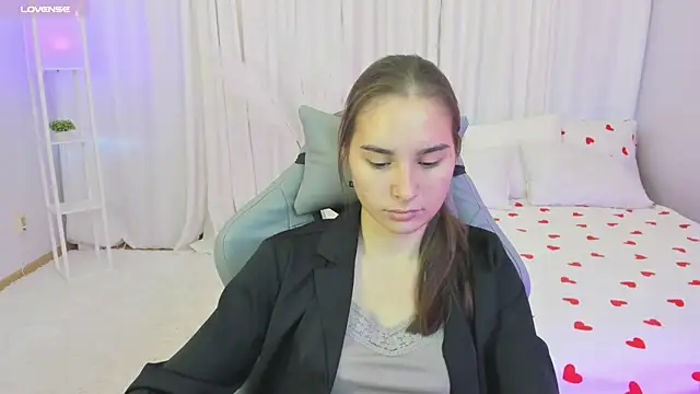 SeraphineClark online show from October 17, 2025, 2:26 am