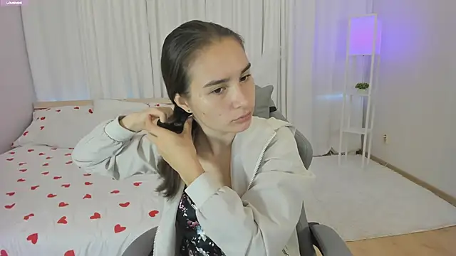 SeraphineClark online show from October 1, 2025, 2:17 am