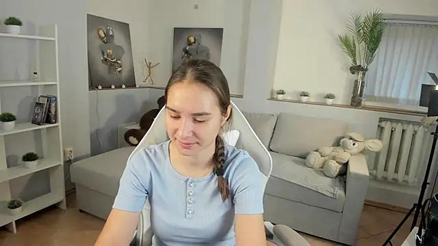 SeraphineClark online show from October 25, 2025, 2:22 am