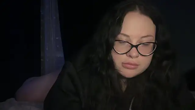 Snapshot of SerahMirabeli chatting on October 14, 2025, 3:12 pm SerahMirabeli online show from October 14, 2025, 3:12 pm