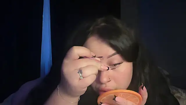 Snapshot of SerahMirabeli chatting on October 6, 2025, 3:02 pm SerahMirabeli online show from October 6, 2025, 3:02 pm