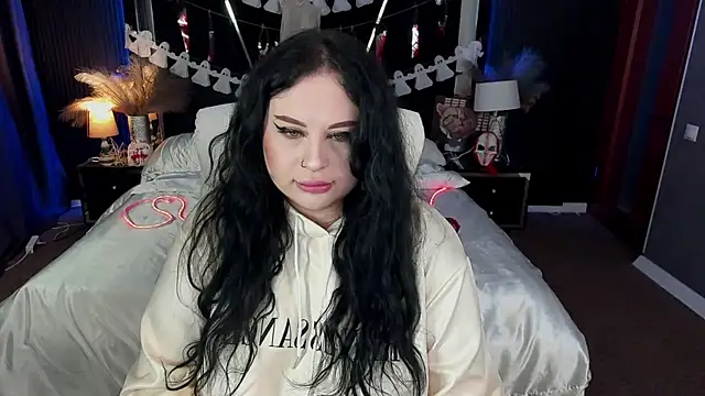 Snapshot of SerahMirabeli chatting on October 29, 2025, 8:08 pm SerahMirabeli online show from October 29, 2025, 8:08 pm