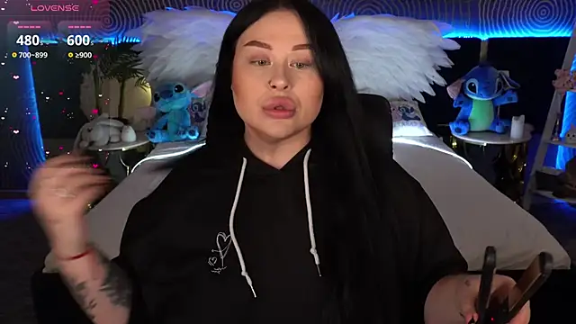 Snapshot of SerahMirabeli chatting on October 25, 2025, 7:03 pm SerahMirabeli online show from October 25, 2025, 7:03 pm