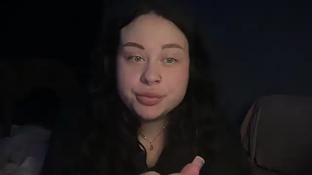 Snapshot of SerahMirabeli chatting on October 21, 2025, 6:40 pm SerahMirabeli online show from October 21, 2025, 6:40 pm