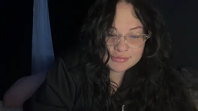 Snapshot of SerahMirabeli chatting on October 3, 2025, 3:24 pm SerahMirabeli online show from October 3, 2025, 3:24 pm