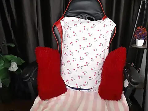 Snapshot of LOVE_BEAUTYY chatting on October 3, 2025, 9:22 am LOVE BEAUTYY online show from October 3, 2025, 9:22 am