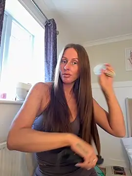 LouiseLexi online show from September 16, 2025, 8:48 am