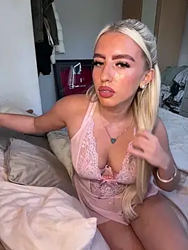 Snapshot of BlondeBetty chatting on March 26, 2026, 3:21 pm BlondeBetty online show from March 26, 2026, 3:21 pm