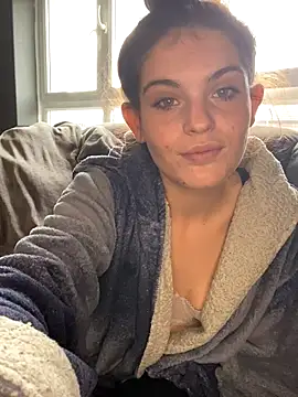 Snapshot of Camwithchlox chatting on October 23, 2025, 11:53 am Camwithchlox online show from October 23, 2025, 11:53 am