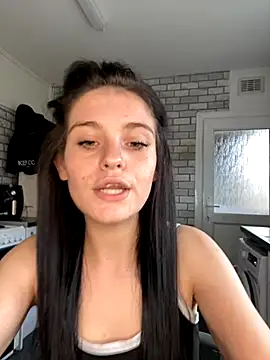 Snapshot of Camwithchlox chatting on October 16, 2025, 12:46 pm Camwithchlox online show from October 16, 2025, 12:46 pm