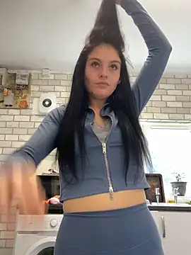 Snapshot of Camwithchlox chatting on October 1, 2025, 9:58 am Camwithchlox online show from October 1, 2025, 9:58 am