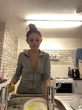 Snapshot of Camwithchlox chatting on October 28, 2025, 9:14 pm Camwithchlox online show from October 28, 2025, 9:14 pm