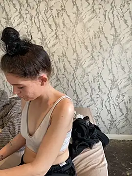 Snapshot of Camwithchlox chatting on October 20, 2025, 1:11 pm Camwithchlox online show from October 20, 2025, 1:11 pm