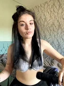 Snapshot of Camwithchlox chatting on October 25, 2025, 11:20 am Camwithchlox online show from October 25, 2025, 11:20 am