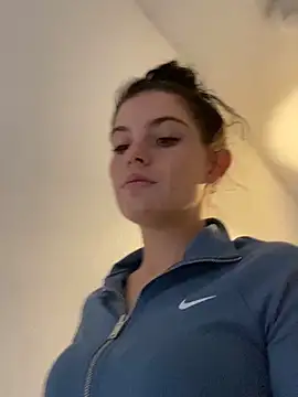 Snapshot of Camwithchlox chatting on September 27, 2025, 1:50 pm Camwithchlox online show from September 27, 2025, 1:50 pm