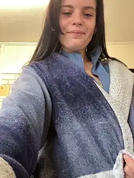 Snapshot of Camwithchlox chatting on October 26, 2025, 12:05 pm Camwithchlox online show from October 26, 2025, 12:05 pm