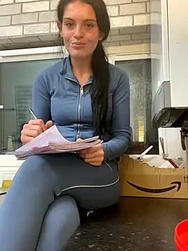 Snapshot of Camwithchlox chatting on October 6, 2025, 6:19 pm Camwithchlox online show from October 6, 2025, 6:19 pm