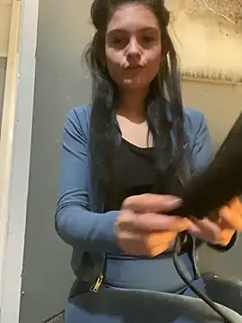 Snapshot of Camwithchlox chatting on October 11, 2025, 7:48 pm Camwithchlox online show from October 11, 2025, 7:48 pm