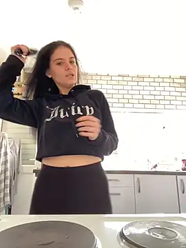 Snapshot of Camwithchlox chatting on September 24, 2025, 11:39 am Camwithchlox online show from September 24, 2025, 11:39 am