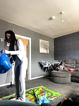 Snapshot of Camwithchlox chatting on September 12, 2025, 10:48 am Camwithchlox online show from September 12, 2025, 10:48 am