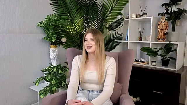 LeishaKuder online show from September 12, 2025, 10:15 am