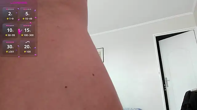 lannaah  online show from September 22, 2025, 3:29 pm