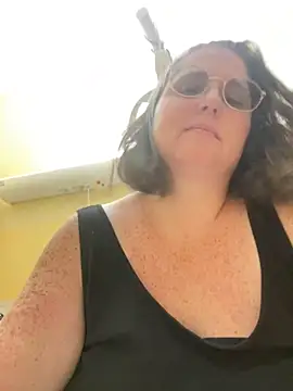 Beatricefrench-curvy-milf online show from September 12, 2025, 6:18 pm