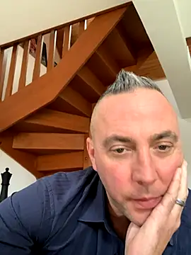 Marronglace1 online show from December 1, 2025, 12:17 pm