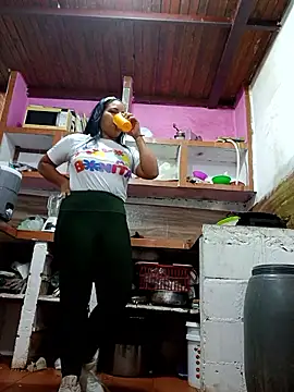 Snapshot of girlpee chatting on November 8, 2025, 12:52 pm girlpee online show from November 8, 2025, 12:52 pm