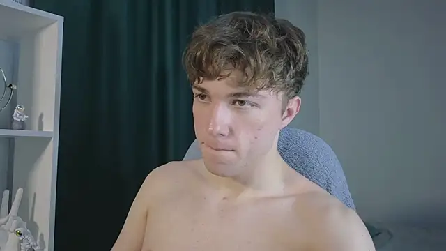 Snapshot of MarkShot_ chatting on September 18, 2025, 2:20 pm MarkShot online show from September 18, 2025, 2:20 pm