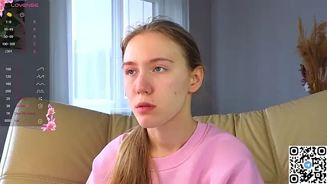 Snapshot of Succubelle chatting on October 27, 2025, 6:14 am Succubelle online show from October 27, 2025, 6:14 am