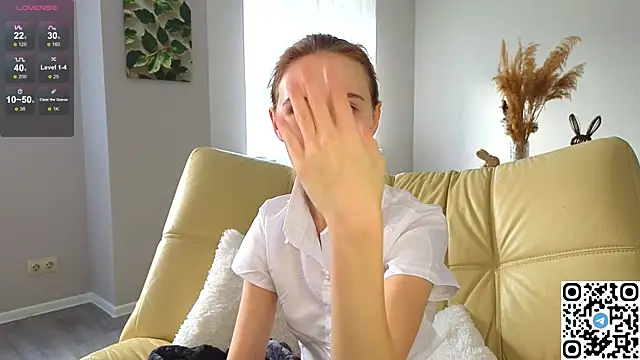 Snapshot of Succubelle chatting on October 16, 2025, 6:10 am Succubelle online show from October 16, 2025, 6:10 am