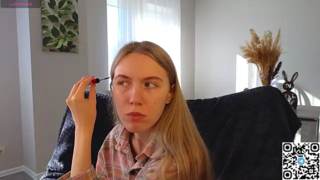 Snapshot of Succubelle chatting on October 4, 2025, 6:15 am Succubelle online show from October 4, 2025, 6:15 am