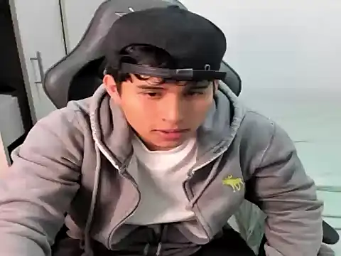 Snapshot of jhony_dickm chatting on October 15, 2025, 9:23 pm jhony dickm online show from October 15, 2025, 9:23 pm