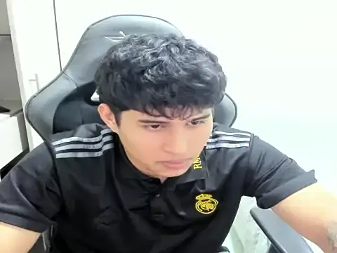 Snapshot of jhony_dickm chatting on October 13, 2025, 1:18 am jhony dickm online show from October 13, 2025, 1:18 am