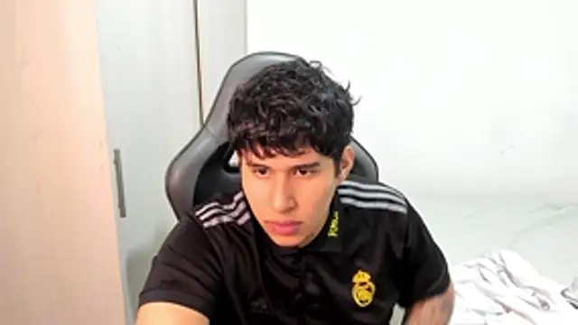 Snapshot of jhony_dickm chatting on October 24, 2025, 9:47 pm jhony dickm online show from October 24, 2025, 9:47 pm