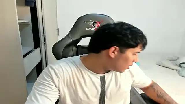 Snapshot of jhony_dickm chatting on September 25, 2025, 4:51 am jhony dickm online show from September 25, 2025, 4:51 am