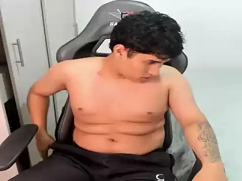 Snapshot of jhony_dickm chatting on October 9, 2025, 10:10 pm jhony dickm online show from October 9, 2025, 10:10 pm