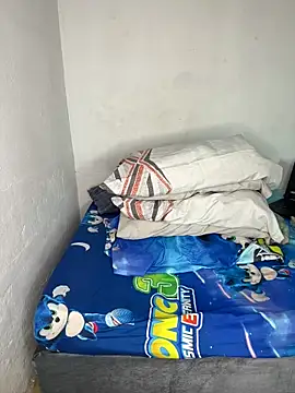 Yasmine  Hayat online show from December 22, 2025, 1:22 pm