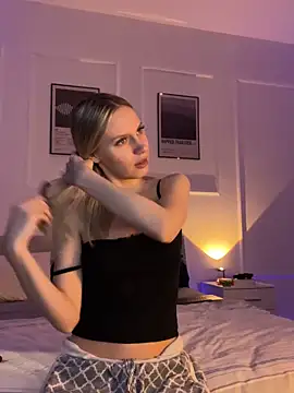 cherryrose555 online show from September 11, 2025, 10:21 pm