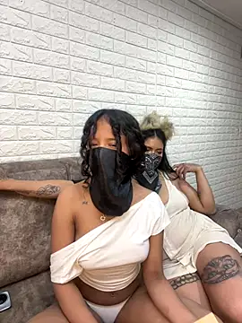 ElJardinEspanol online show from October 5, 2025, 3:25 pm