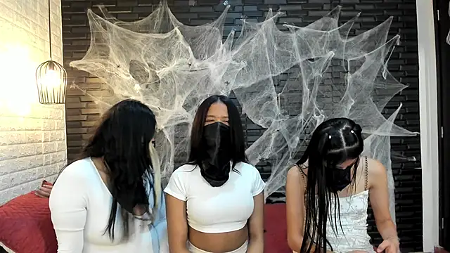 ElJardinEspanol online show from October 11, 2025, 1:45 pm